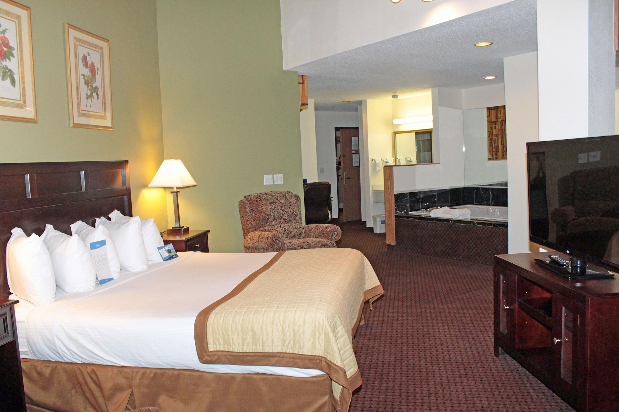 Baymont By Wyndham Battle Creek Downtown Hotel Exterior photo